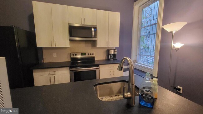 Foto del edificio - 3216 Powelton Ave