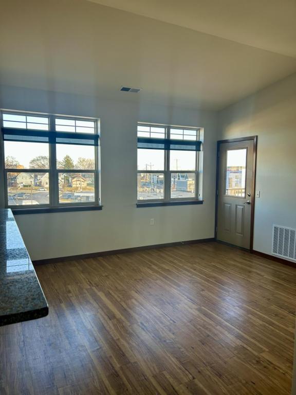 Building Photo - 122 Wisconsin St