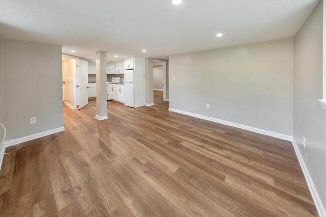 Building Photo - 33 Mchenry Dr SW