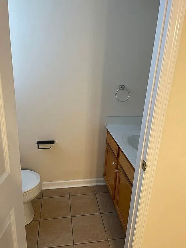 Downstairs Bathroom - 1040 Autumn Leaf Dr