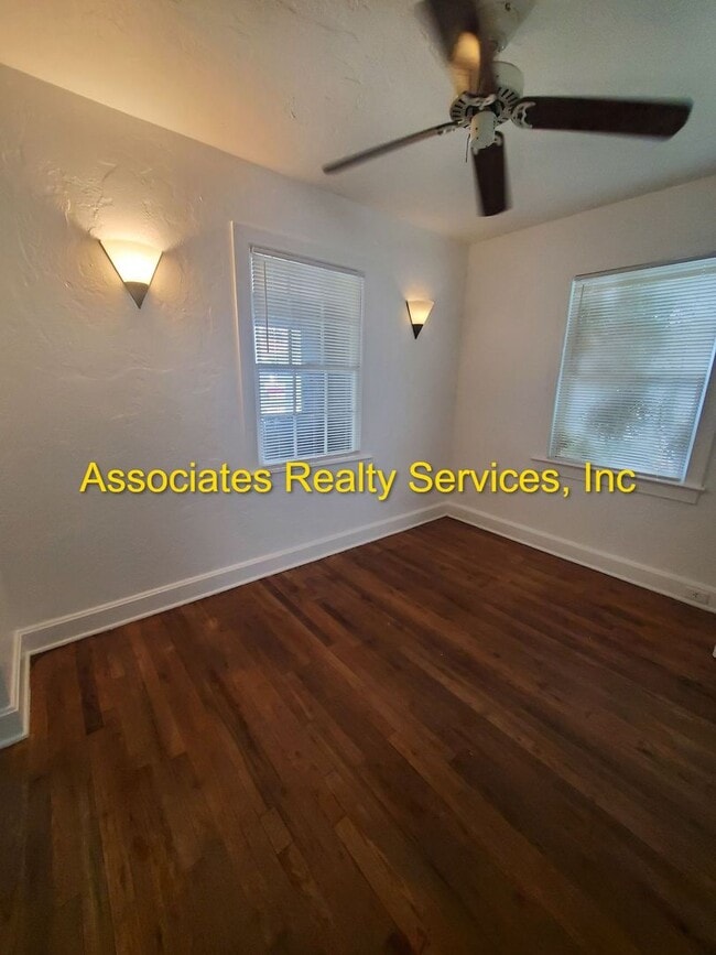 Building Photo - Newly listed!   Must see!  AVAILABLE NOW!