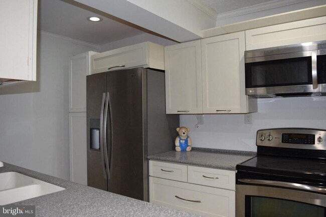 Foto del edificio - 7023 Kelly Rd