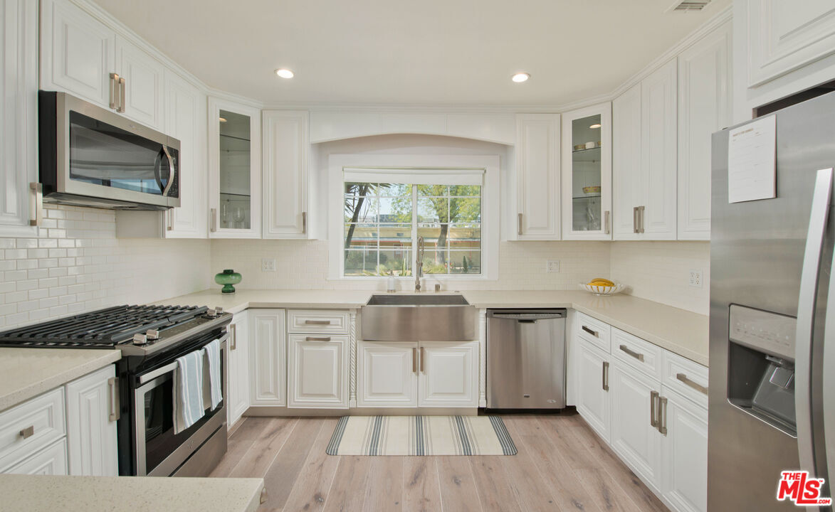 Foto principal - 17554 Miranda St