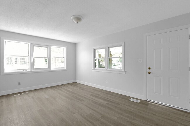Foto del edificio - 886-888-888 Derrer Rd