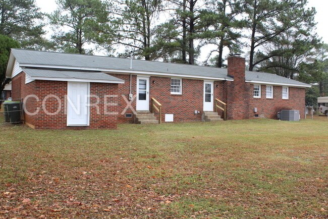 Building Photo - 1506 Westchester Dr