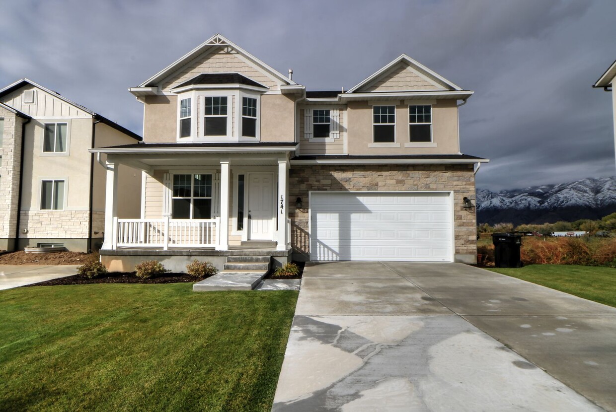 Primary Photo - Home in Newer Spanish Fork Development!