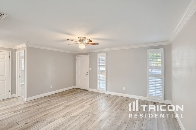 Building Photo - 2205 Hemerick Pl