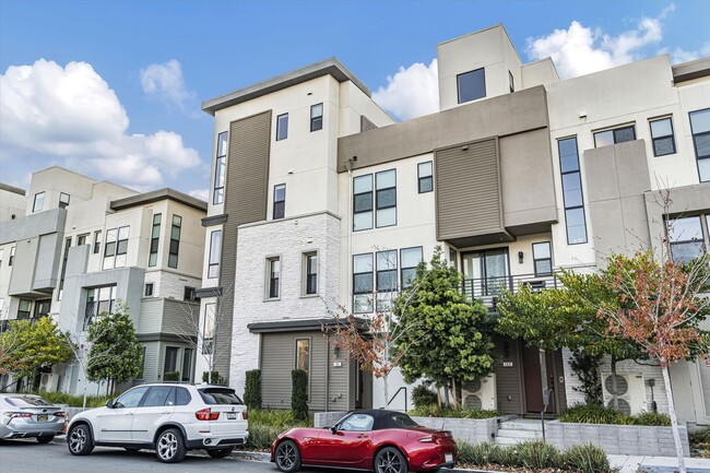 Foto del edificio - Newer Townhome in Santa Clara!