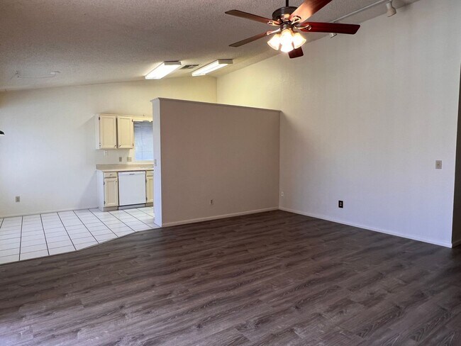 Building Photo - Chandler 3 Bed 2 Bath Single Story Home wi...