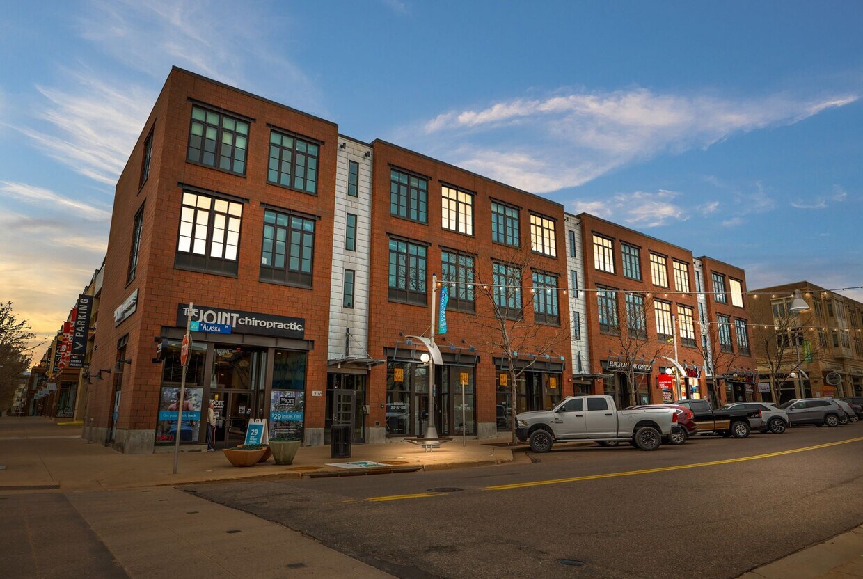 Foto principal - Upscale condo in Belmar Commons