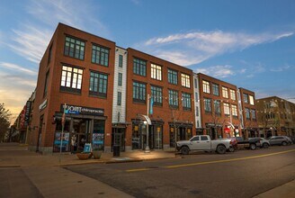 Building Photo - 7130 W Alaska Dr