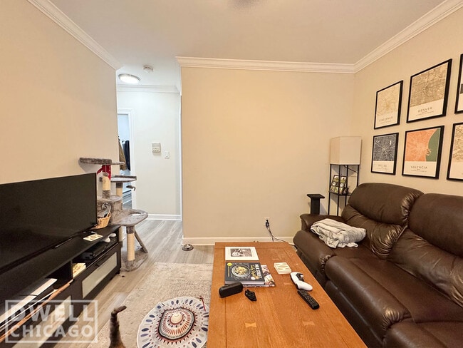 Foto del edificio - 839 W Cornelia Ave