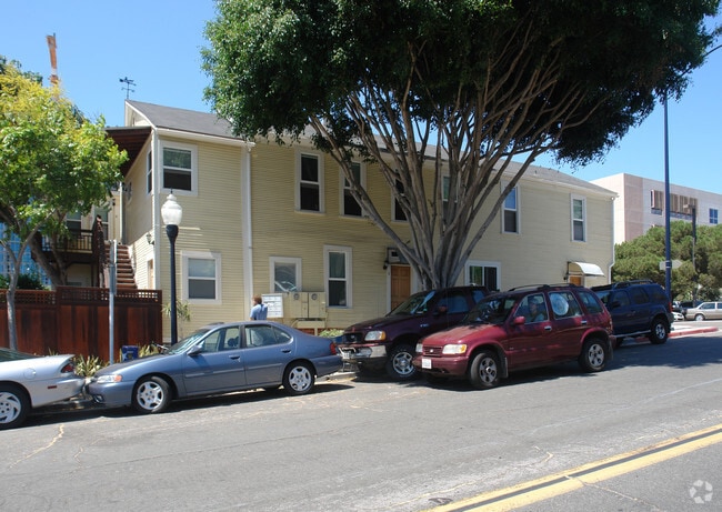Building Photo - 1343 C St