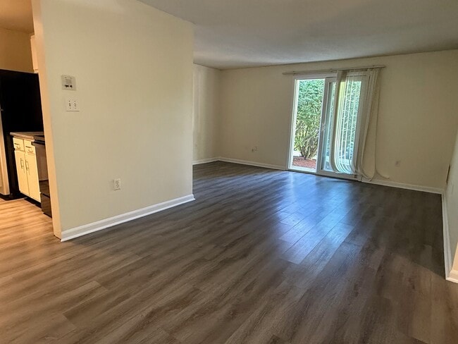 Foto del edificio - 30 Silver Hill Ln