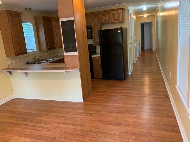 Foto del edificio - GAUTIER, MISSISSIPPI - Charming 2 bedroom 1 bath cottage.