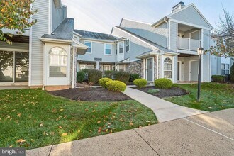 Building Photo - 1104 Mews Dr