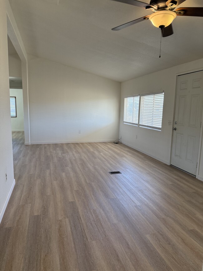 Building Photo - 38760 Dinosaur Point Rd