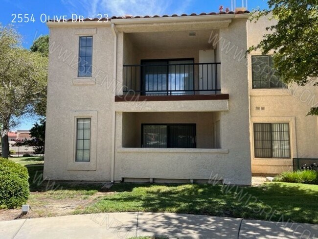 Foto del edificio - 2554 Olive Dr