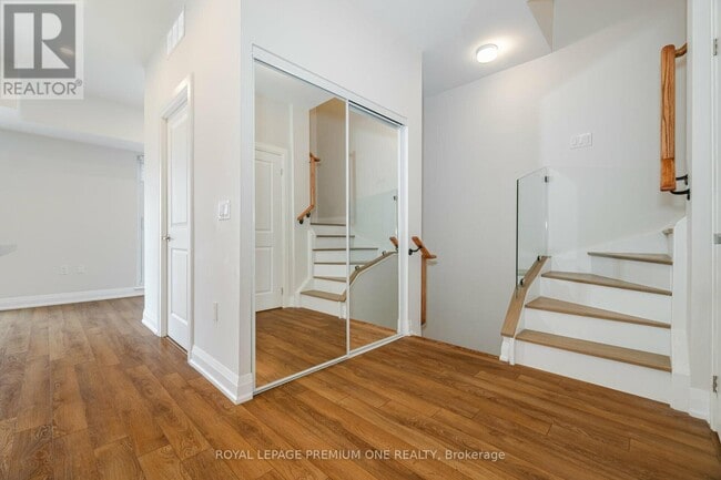 Photo du bâtiment - 52-352 Coles Ave