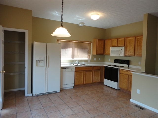 Building Photo - 9748 Olde Park Dr