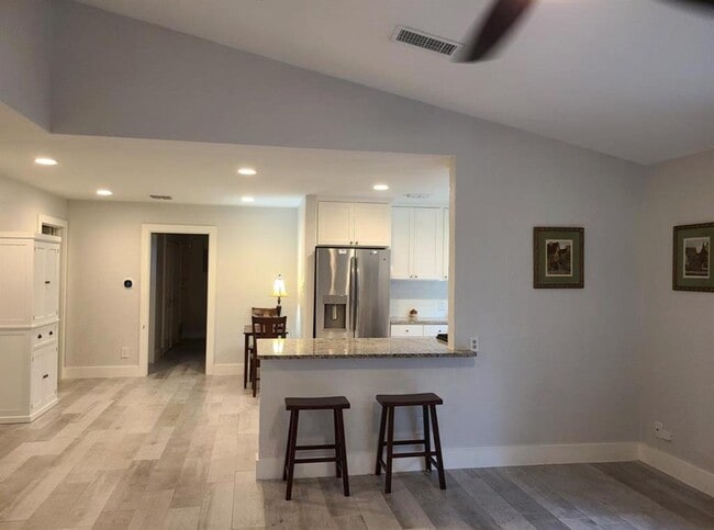 Building Photo - 8110 Ceberry Dr