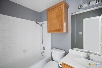Building Photo - 2611 Haven Dr