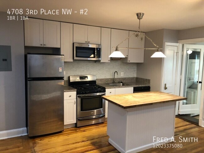 Building Photo - Updated 1 Bed + Den in Petworth