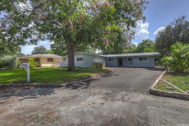 Building Photo - 146 Cardinal Dr