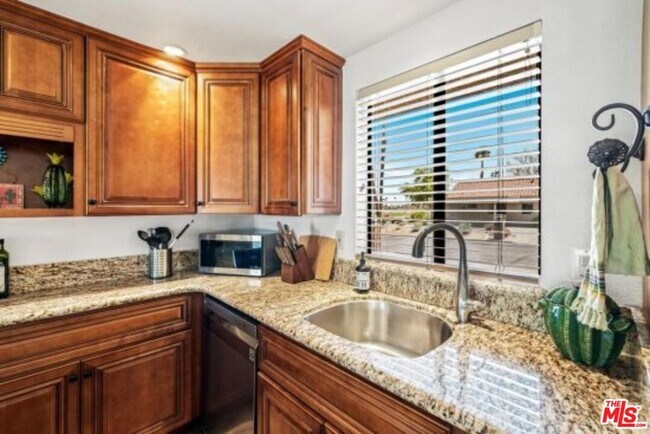 Foto del edificio - 40588 Pebble Beach Cir