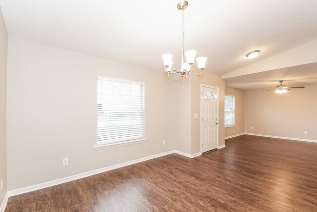 Foto del edificio - 1760 Glen Laurel Dr
