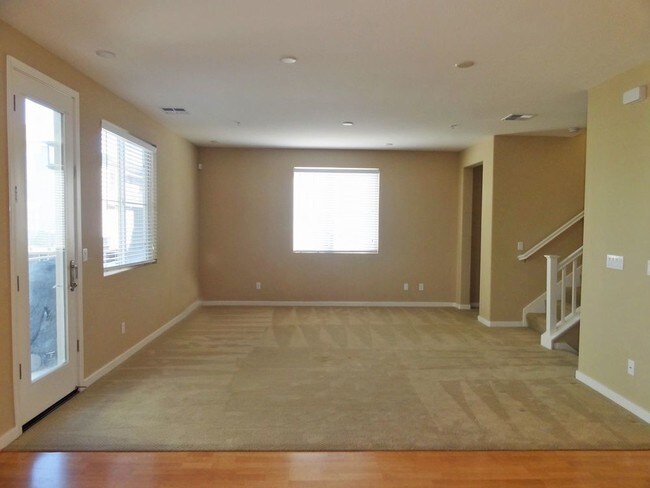 Building Photo - 929 Sakura Dr