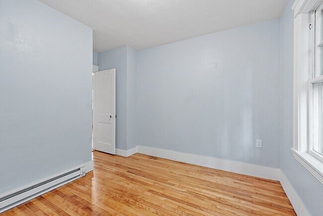 Building Photo - 42 Velander St