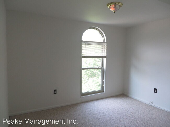 Building Photo - 1 br, 1 bath House - 5201 Duke St. #402