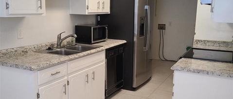 Building Photo - 2999 Meredith Dr