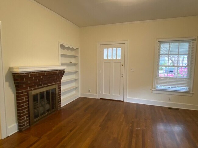 Building Photo - 50 Smythe