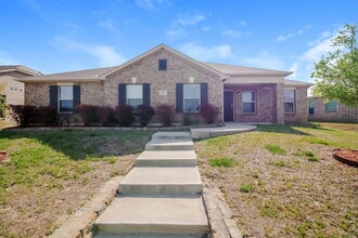 Building Photo - 1020 Callalily Dr