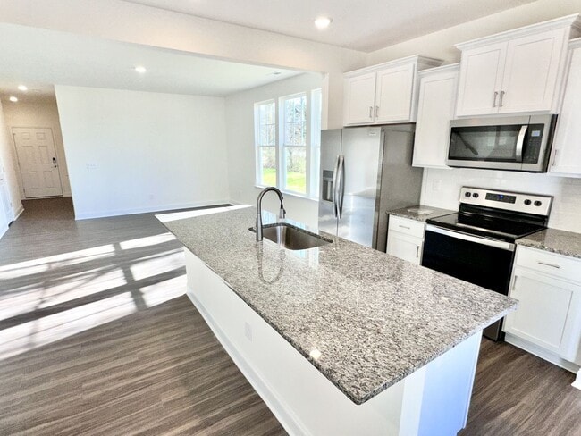 Building Photo - Brand New Construction 3 Bed 2.5 Bath End Unit Townhome In a Prime Location!!