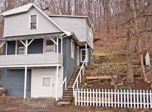 Building Photo - 335 Spencer Rd