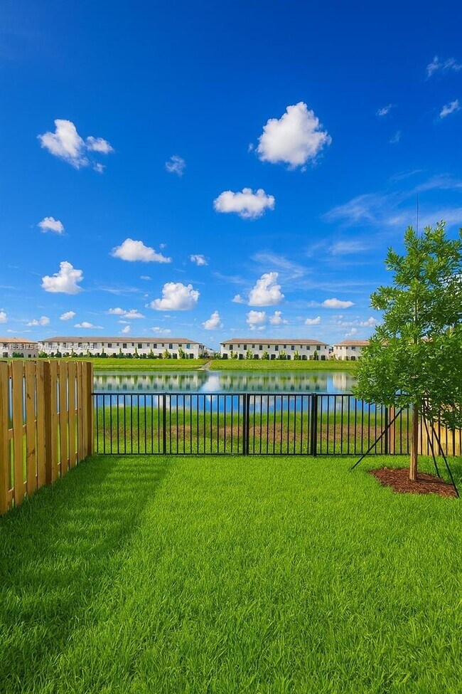 Foto del edificio - 2785 SE 25th Ave