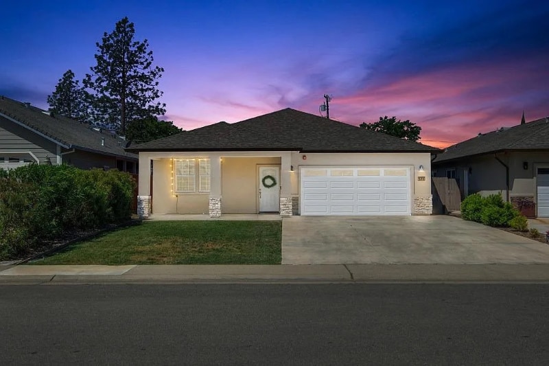 Foto principal - 820 B St