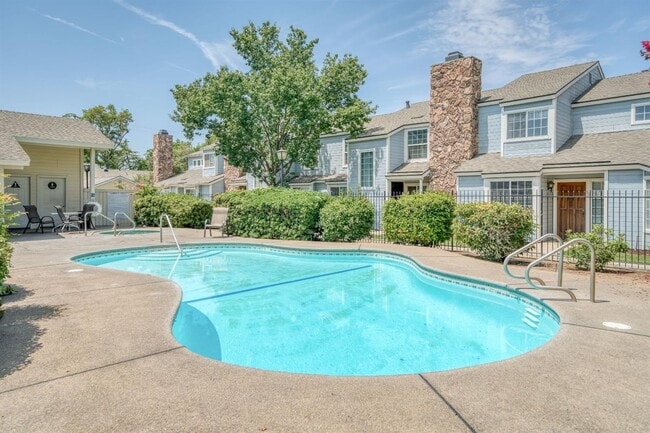 Building Photo - 1444 Plymouth Rock Way