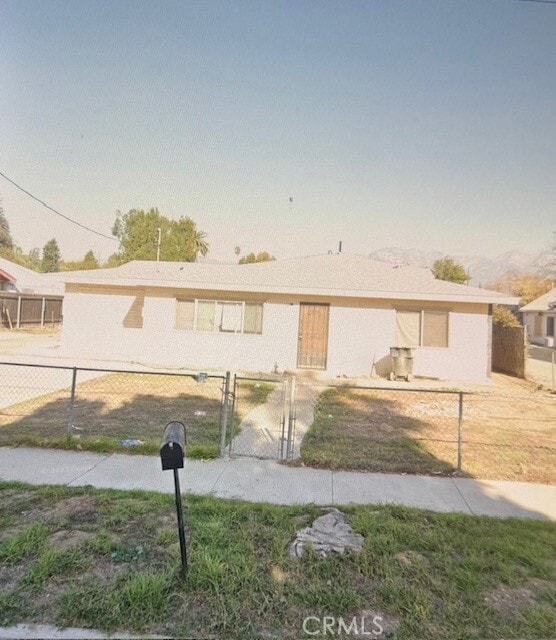 Primary Photo - 129 E Locust St