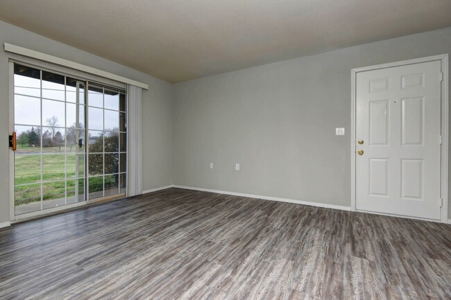 Living Room - Meadowview Apartments