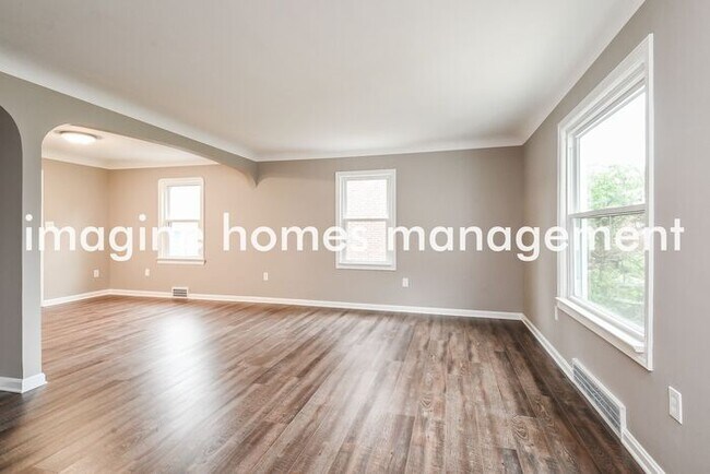 Building Photo - All Newly Renovated 4 Bedroom, 2 Bath Home