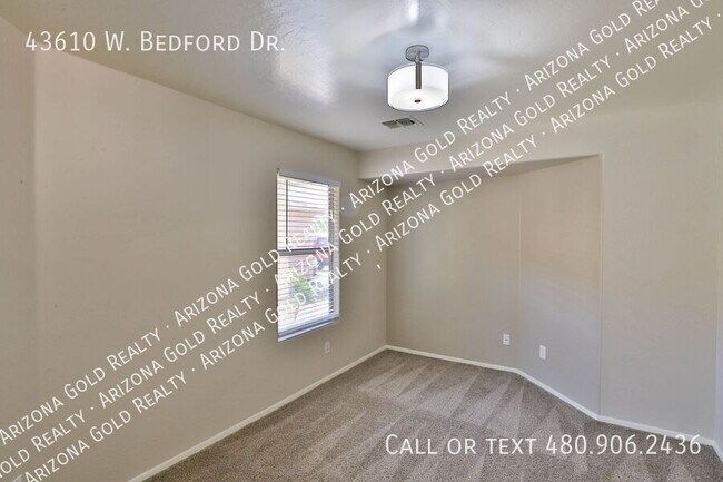 Foto del edificio - 43610 Bedford Dr