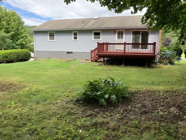 Building Photo - 21 Salem Ridge Dr N