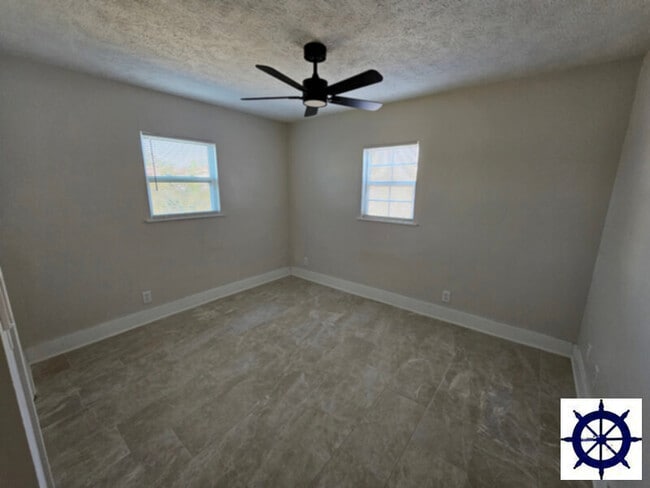 Building Photo - 7514 Jefferson Ave