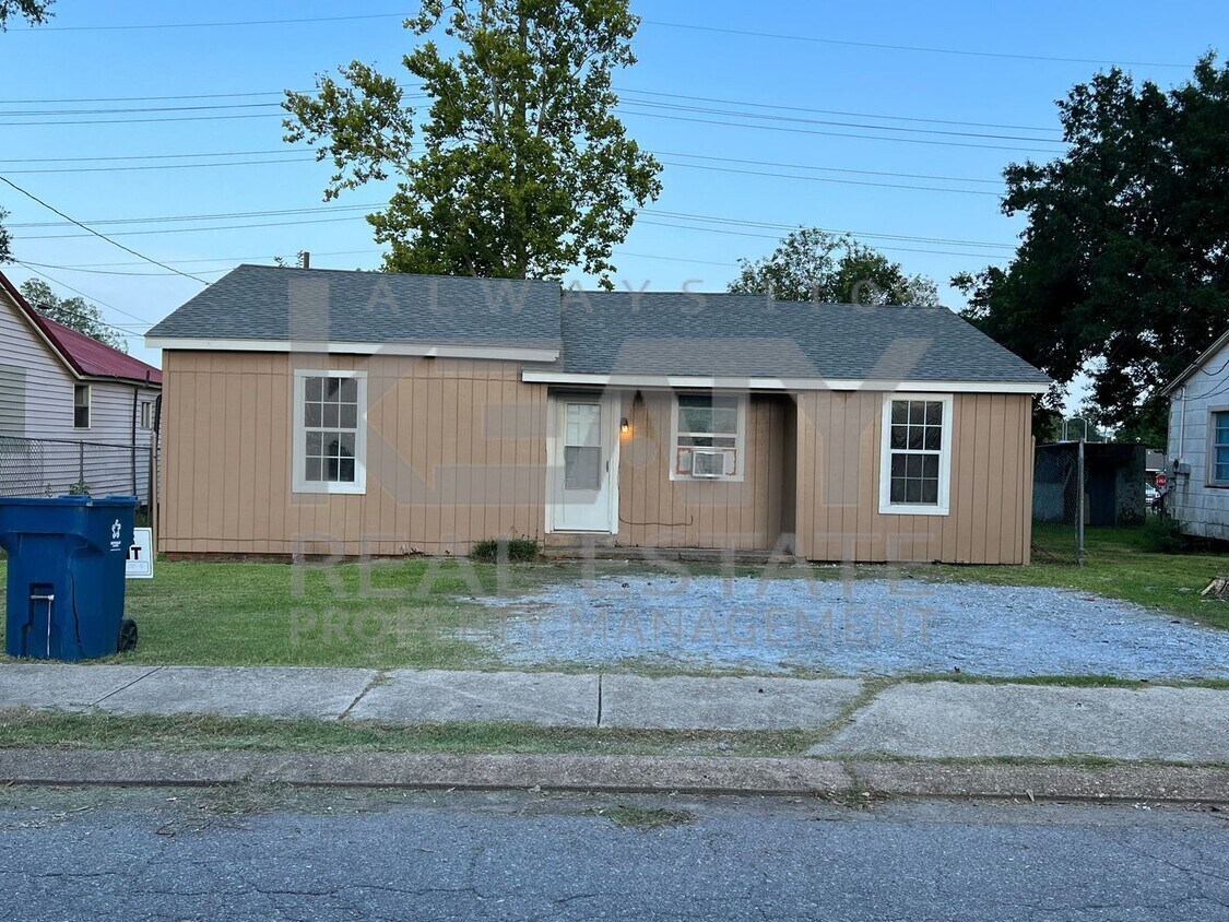 Primary Photo - 3 Bedroom, 1 Bathroom House is Available Now!