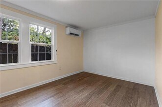 114 Julia St N