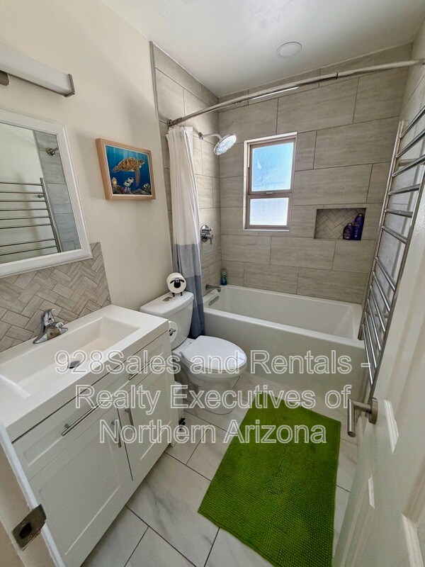 Foto del edificio - 1928 N Lynn Dr